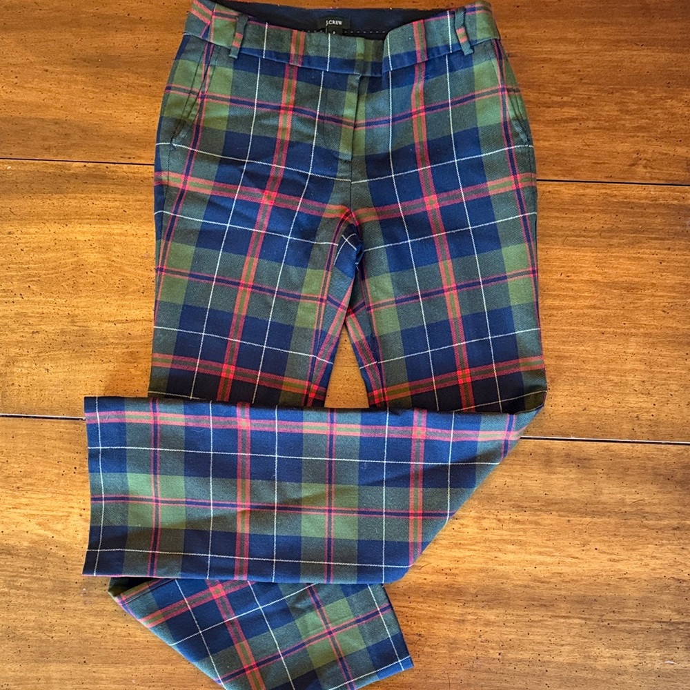 Y2K Women’s plaid wool trousers.